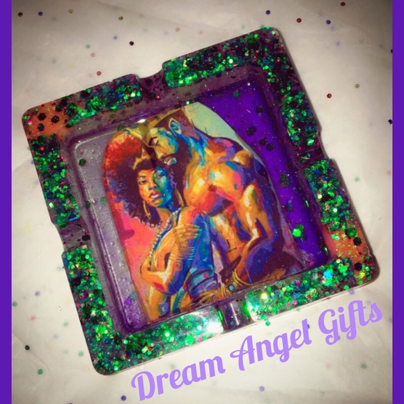 Fishing For Royal Love Ashtray - Picture 2 of 2